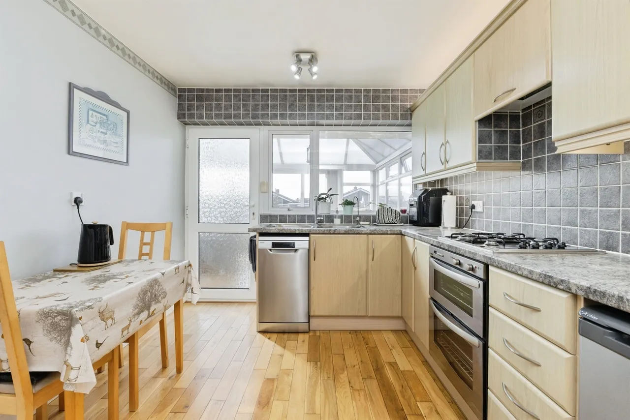 Larch Close, Attleborough, photo 11