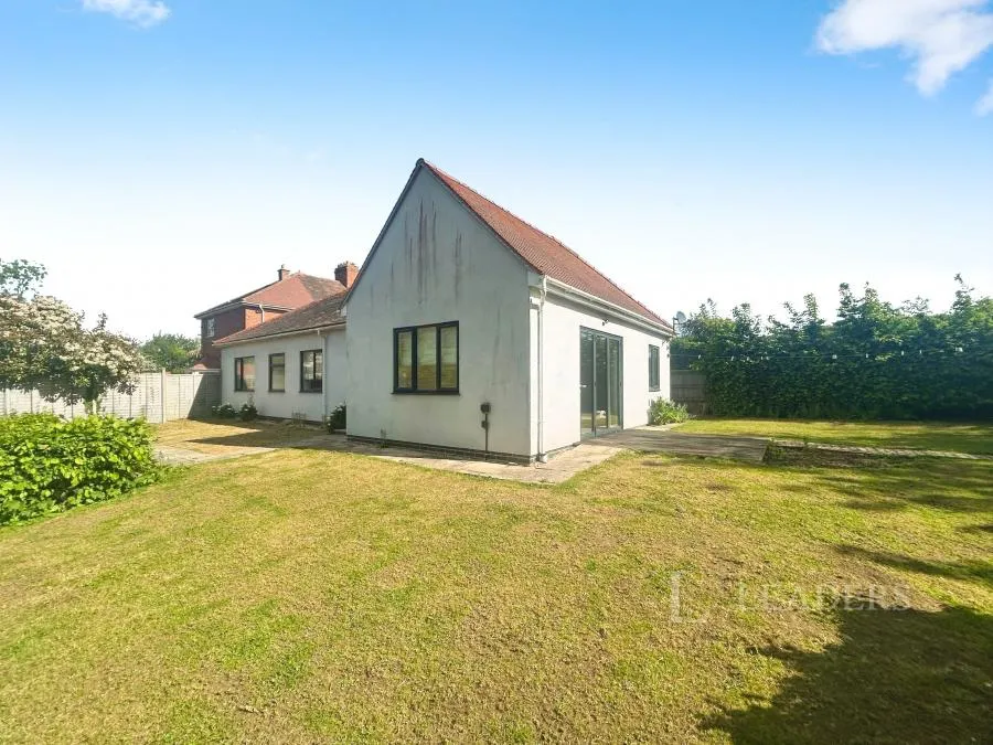 3 bed house to rent, Main Road, Shurdington, GL51