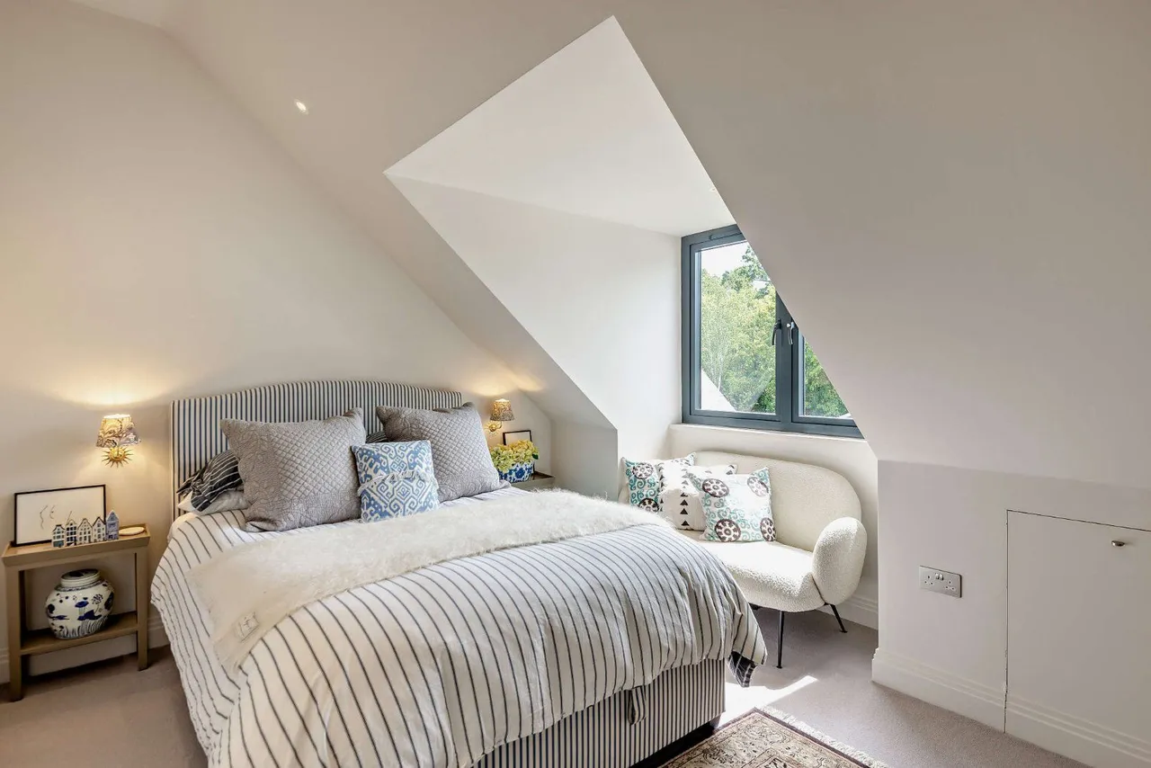 Bracknell Road, Bracknell, Berkshire, RG42 6LD, photo 12