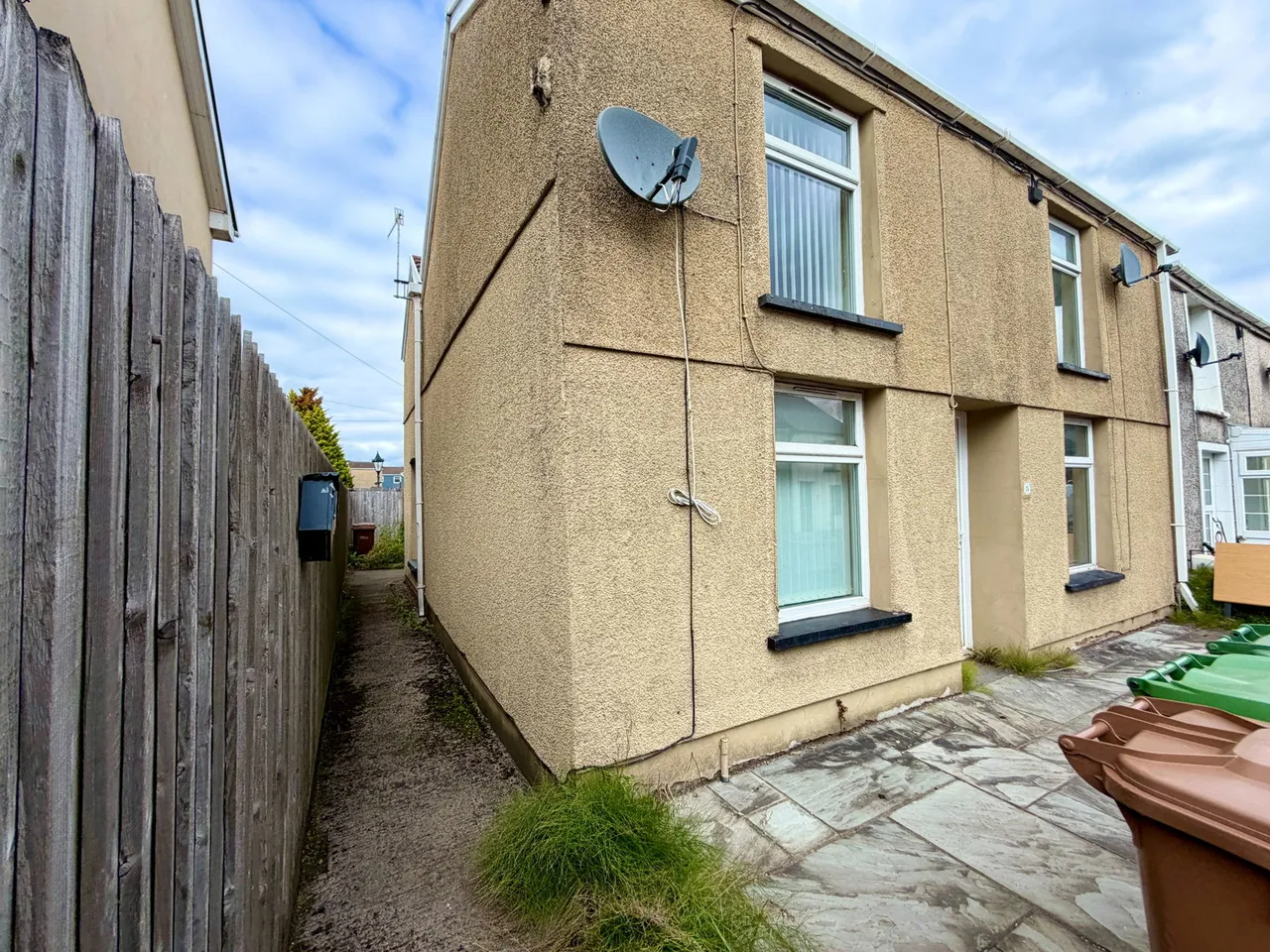 2 bed house for sale, High Street, Nelson, CF46