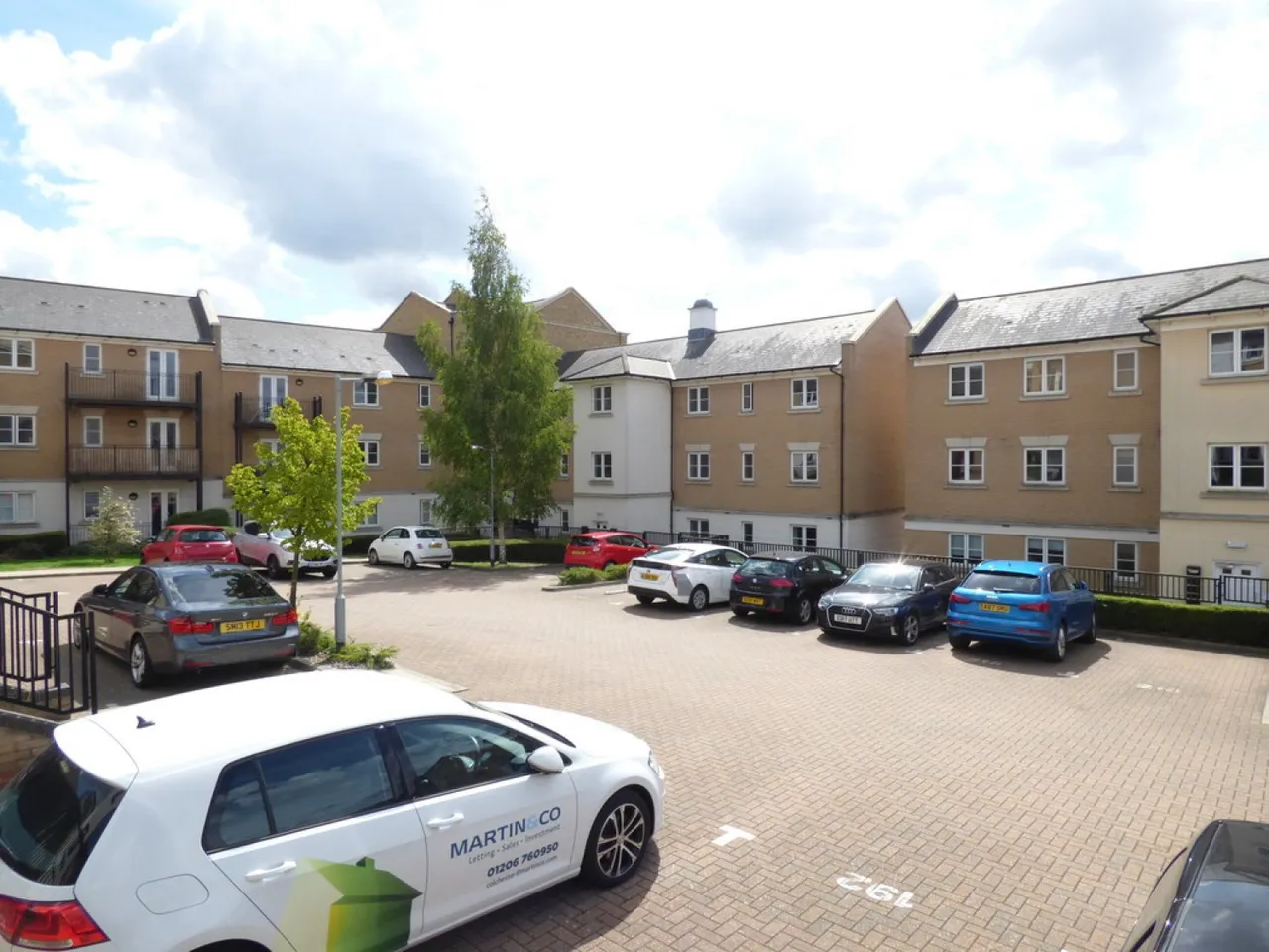 2 bed flat for sale — Woods Court, North Station