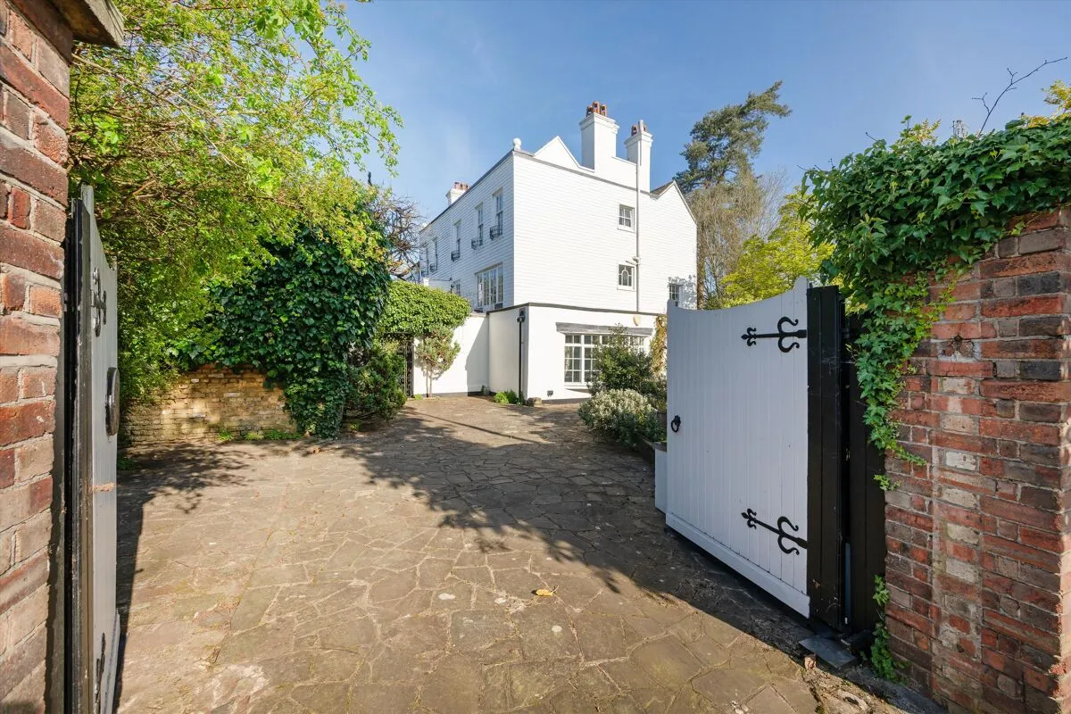Spaniards Road, Hampstead, NW3, photo 21