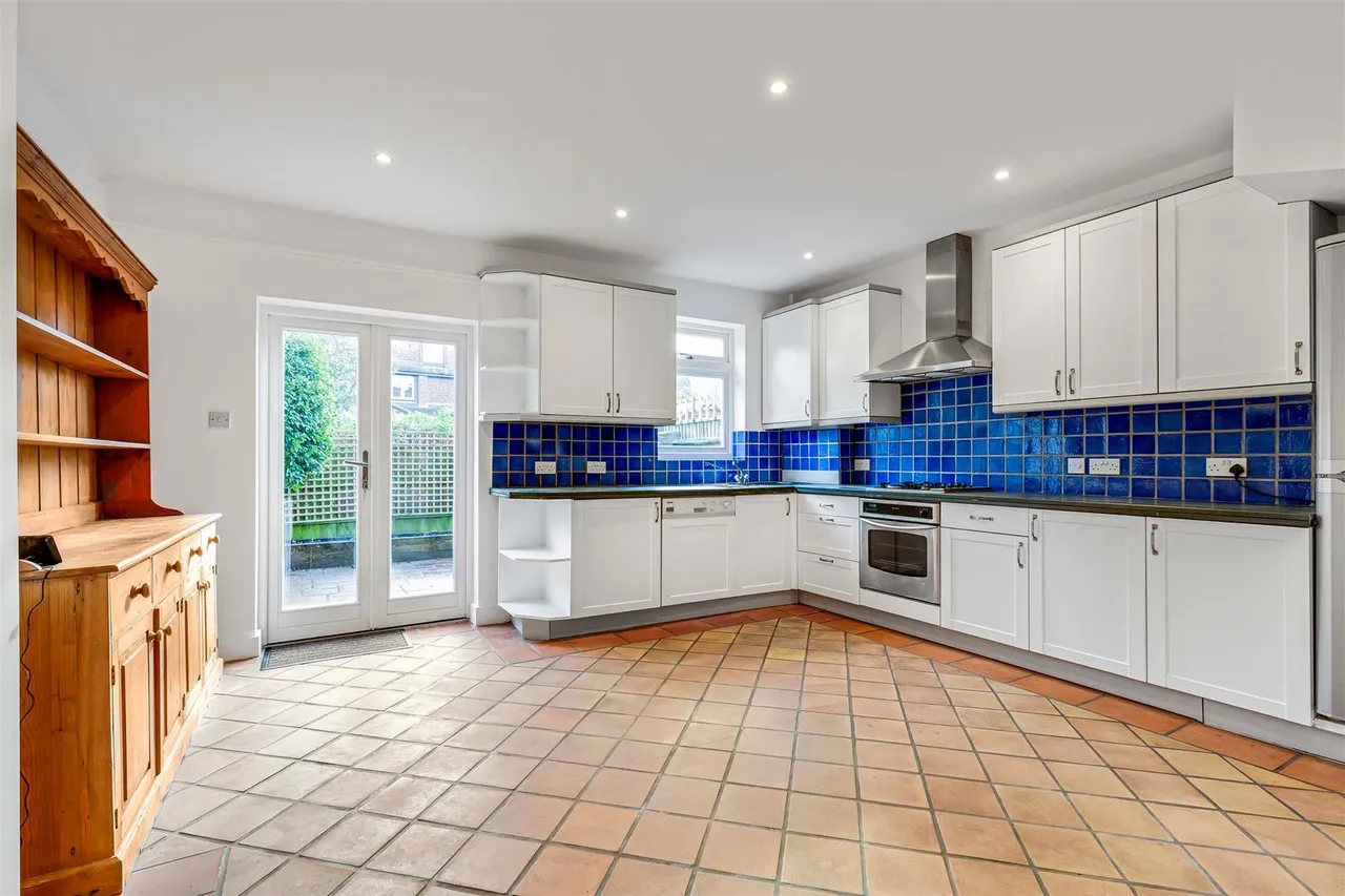 3 bed house to rent, Treen Avenue, Barnes, SW13