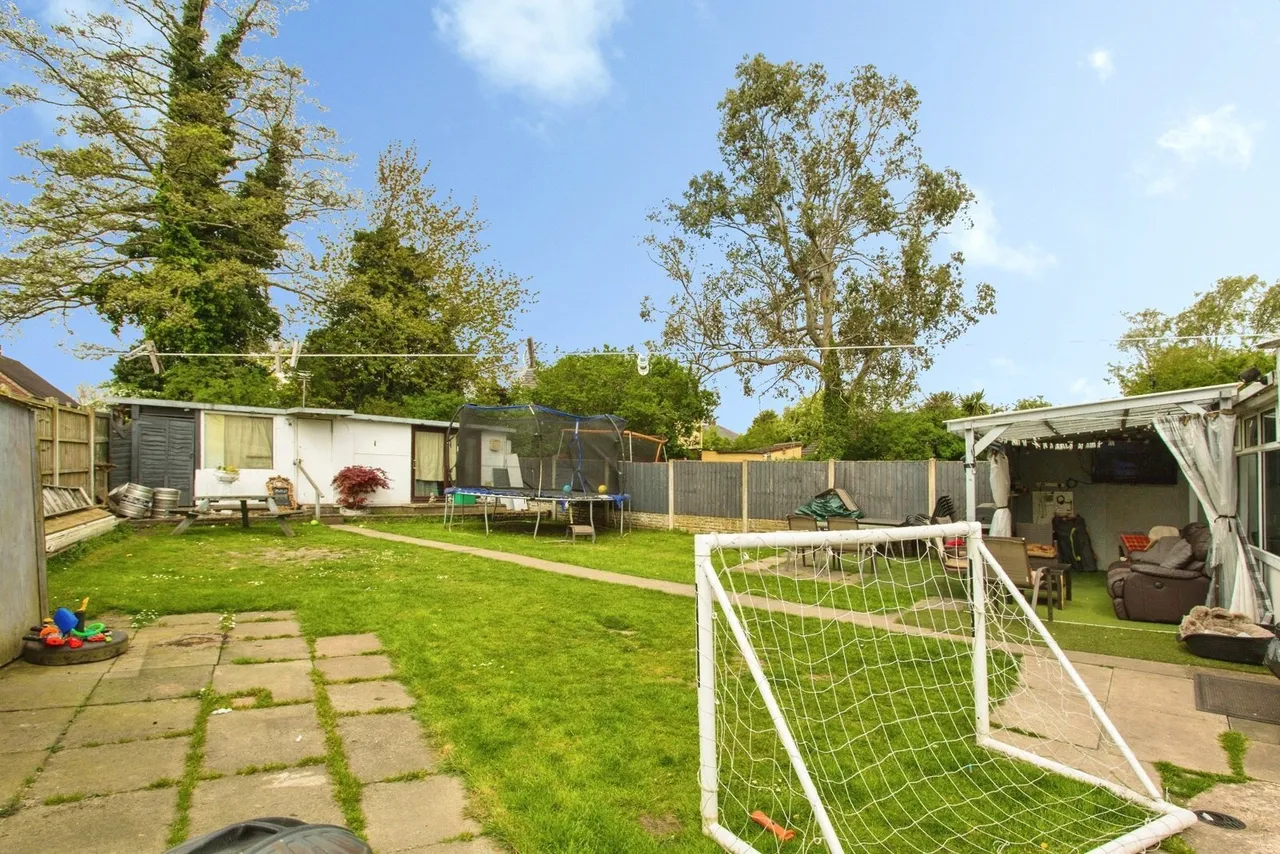 Leadale Green, Leyland, PR25, photo 16