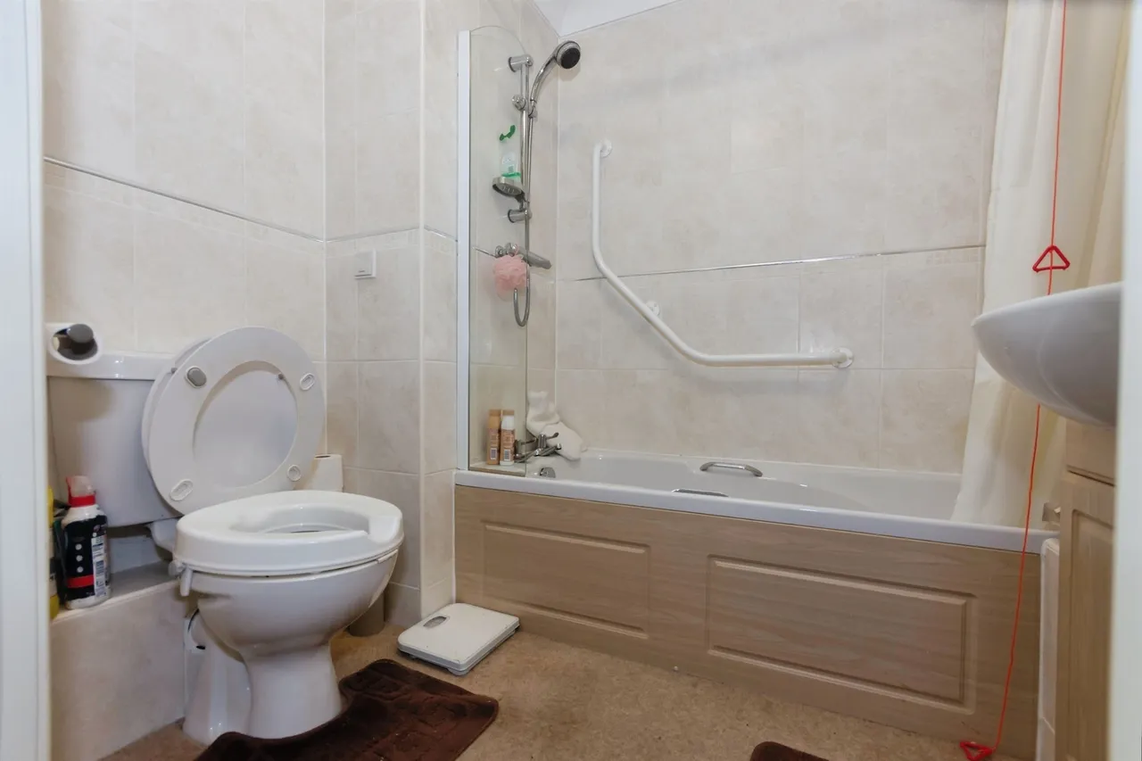 Stratford Road, Hall Green, B28, photo 6