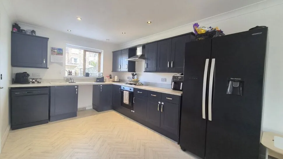 High Green Court, Bridlington, East Yorkshire, YO16, photo 5