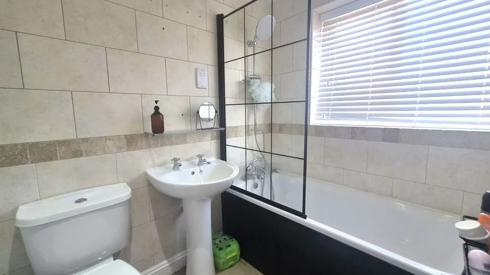 High Green Court, Bridlington, East Yorkshire, YO16, photo 10