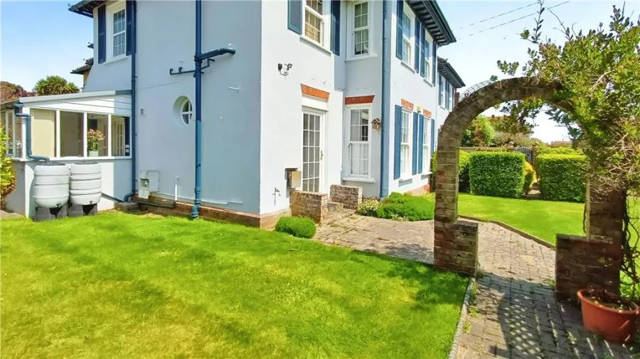 Aldwick Avenue, Aldwick, PO21, photo 4