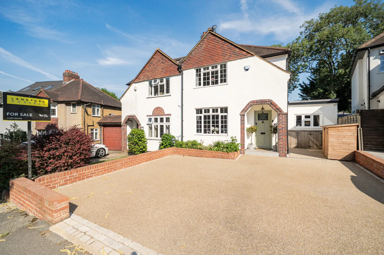 4 bed house for sale, Rowan Walk, BR2