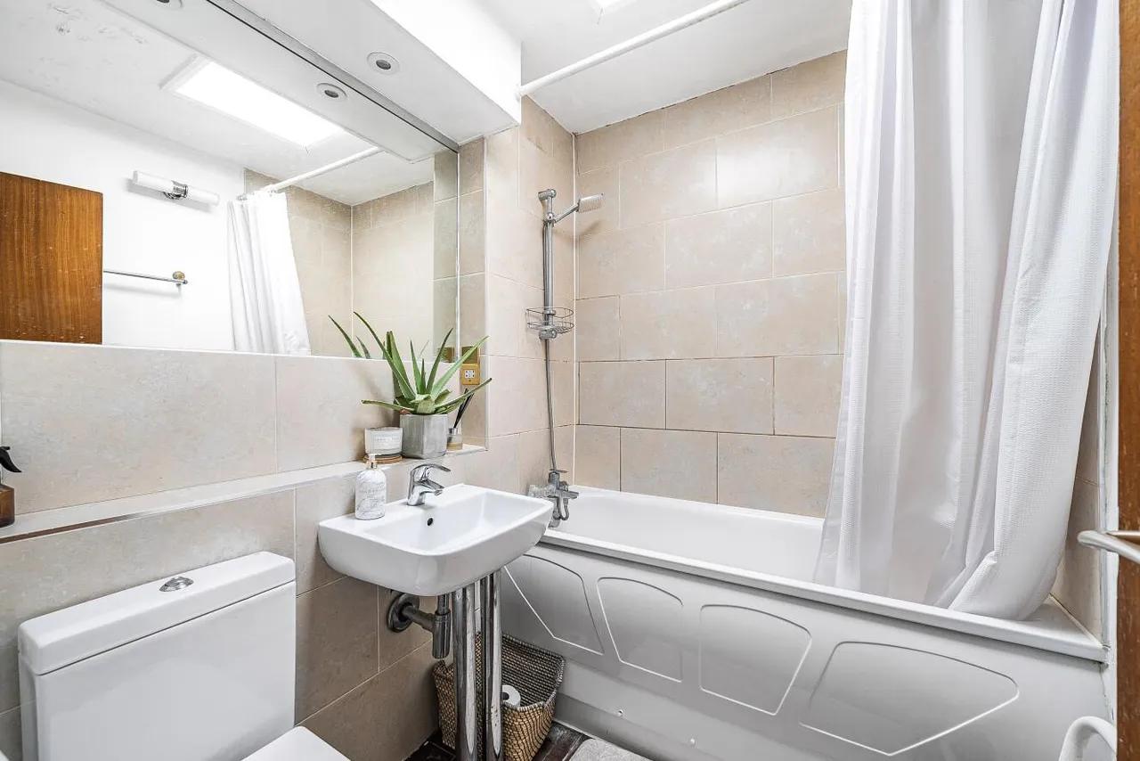 Eton Avenue, Belsize Park, NW3, photo 13