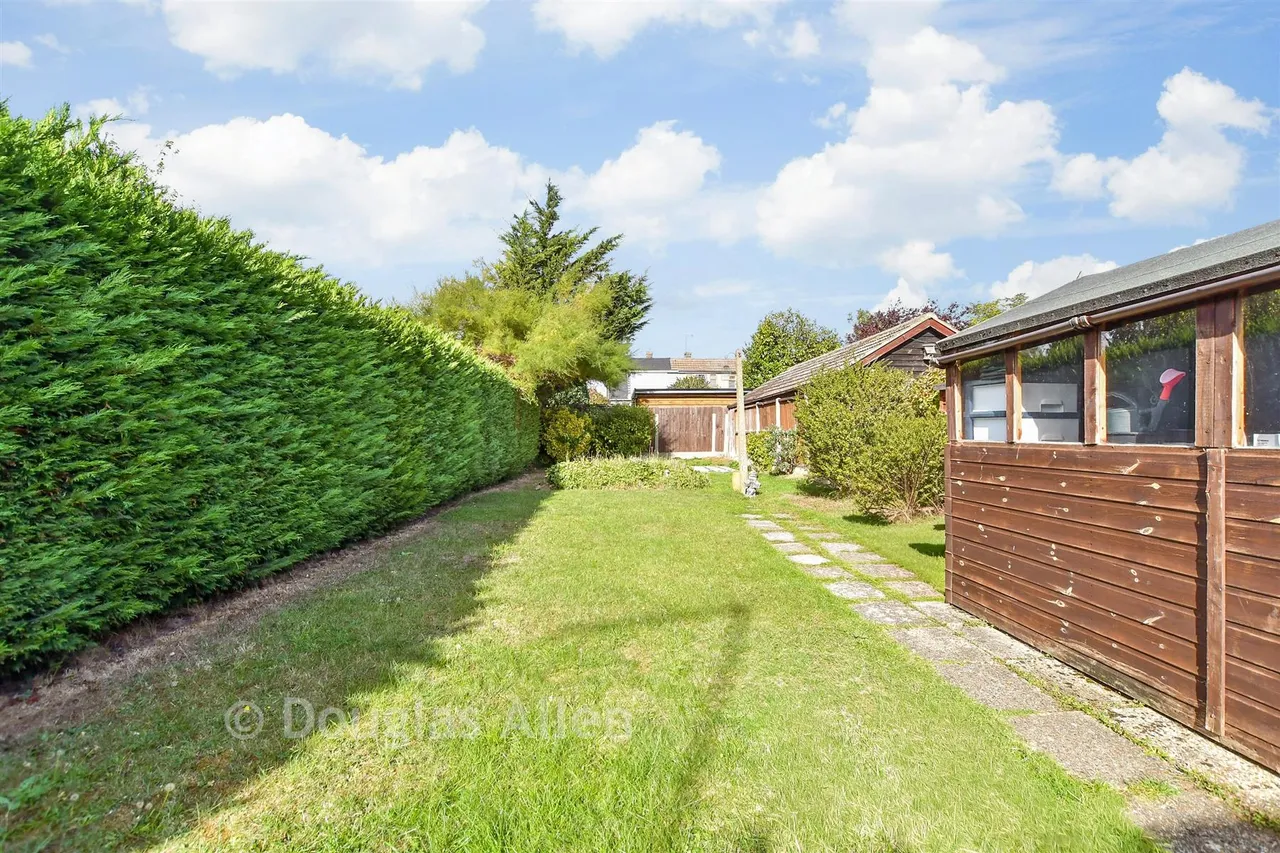 Grange Road, Brock Hilll, SS11, photo 2