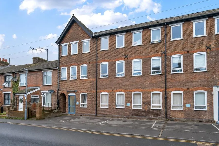 2 bed flat for sale, Sunnyside Road, Chesham, HP5