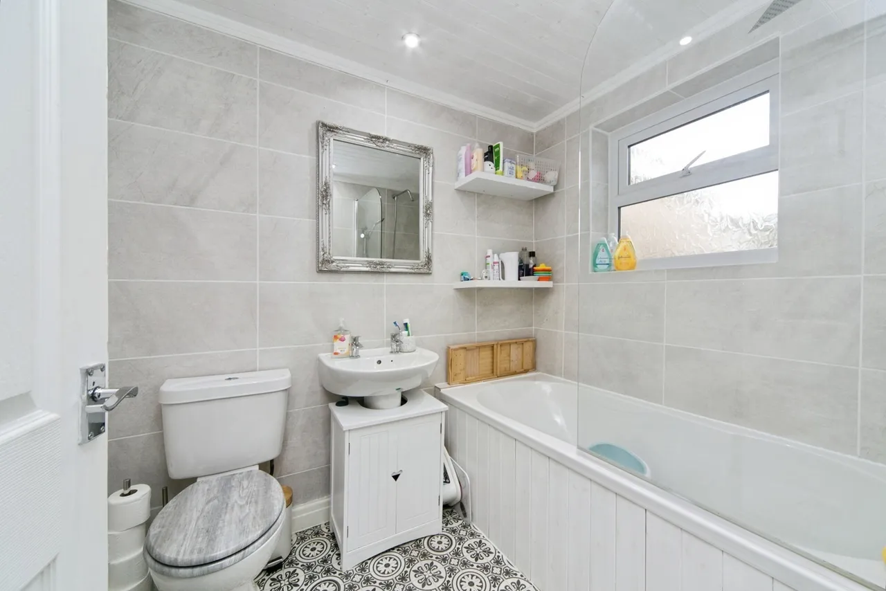 Penrhos Avenue, Llandudno Junction, LL31, photo 12