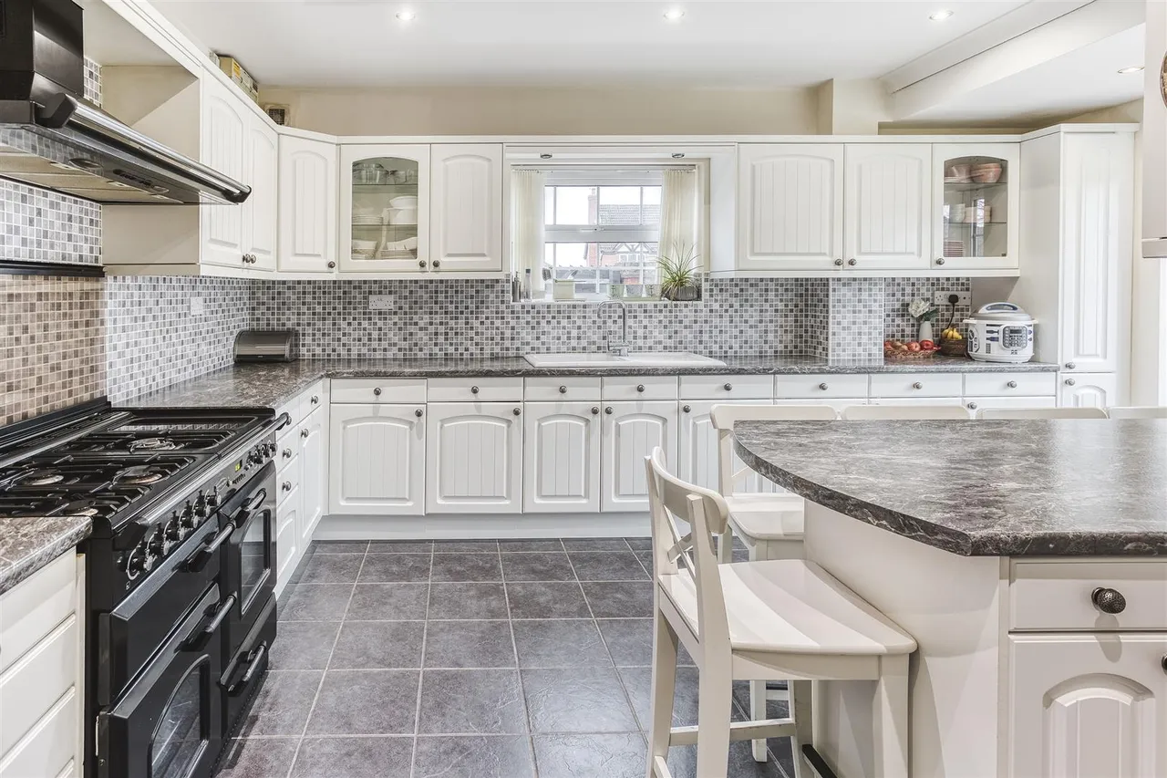 Richmond Close, Heatherton Village, photo 7