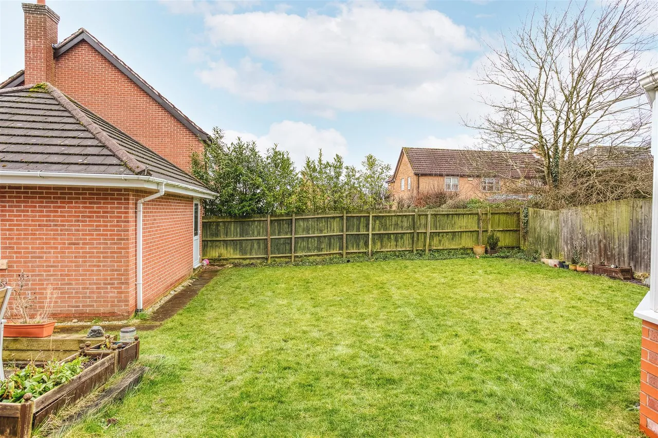 Richmond Close, Heatherton Village, photo 26