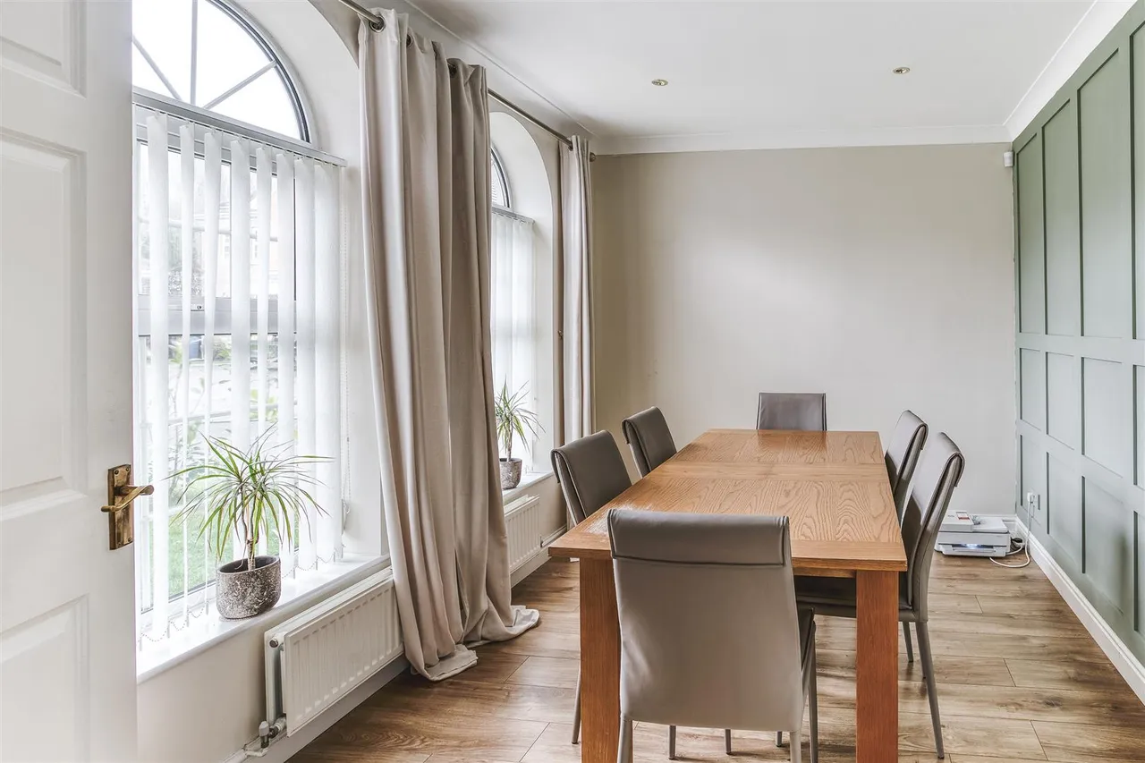Richmond Close, Heatherton Village, photo 9