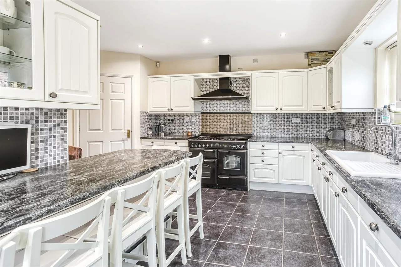 Richmond Close, Heatherton Village, photo 8