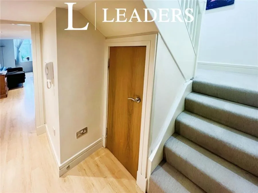 Low Westwood Lane, Linthwaite, HD7, photo 6