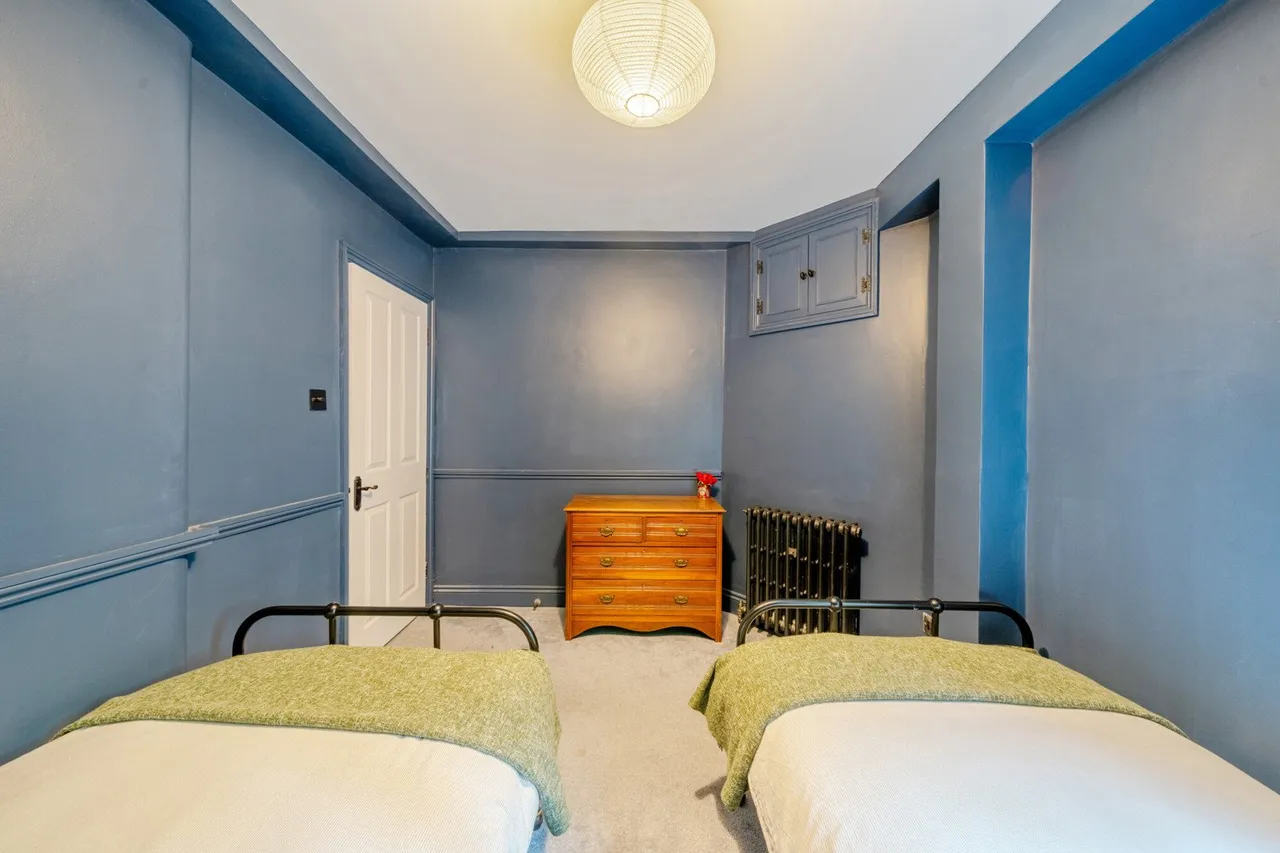 Knatchbull Road, SE5, photo 19