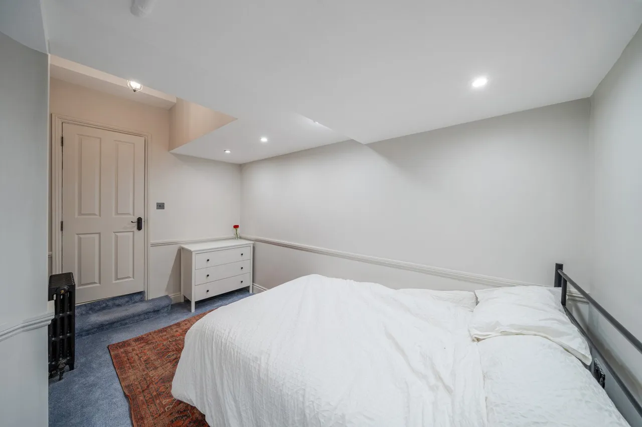 Knatchbull Road, SE5, photo 4