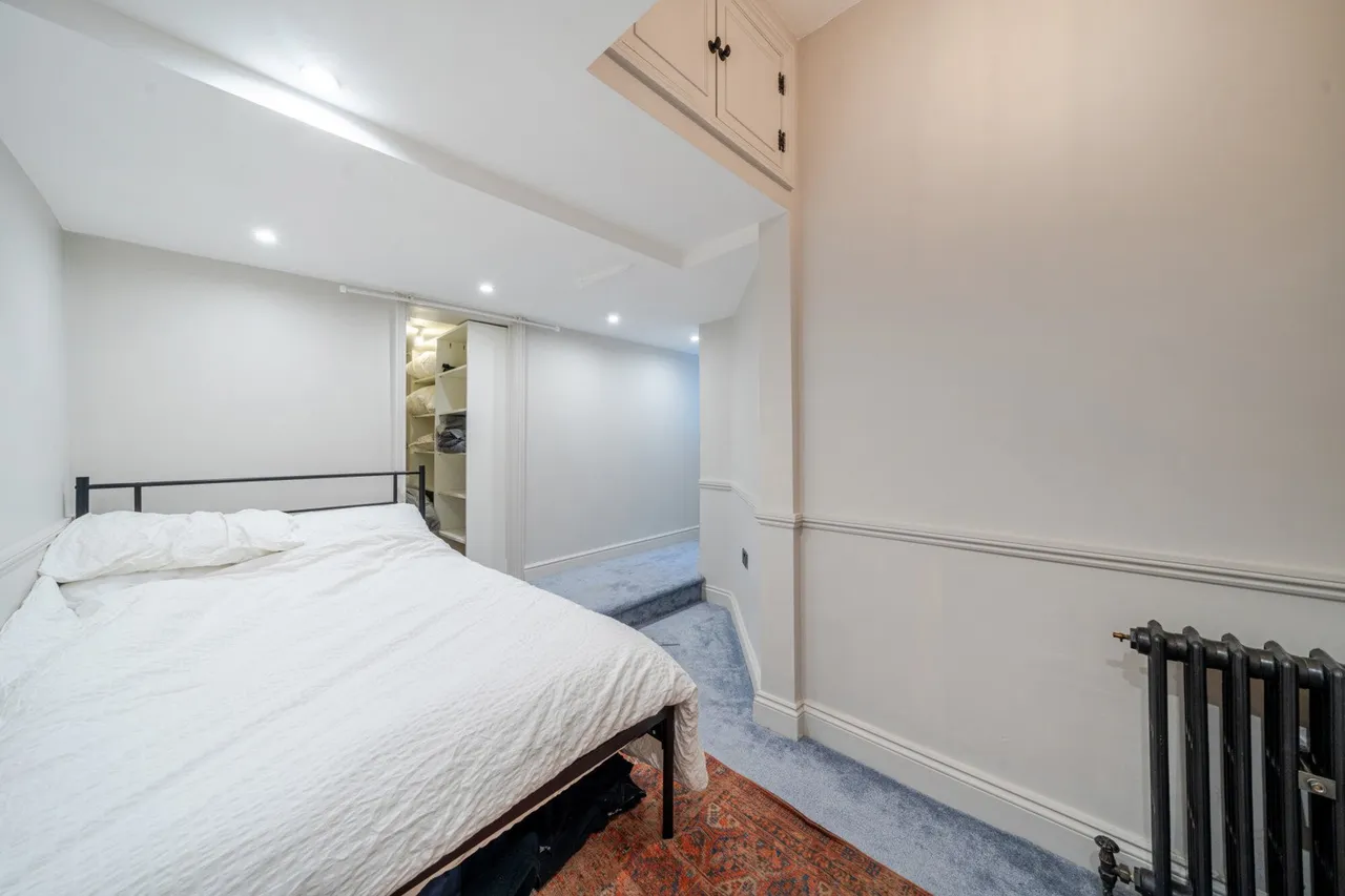 Knatchbull Road, SE5, photo 18