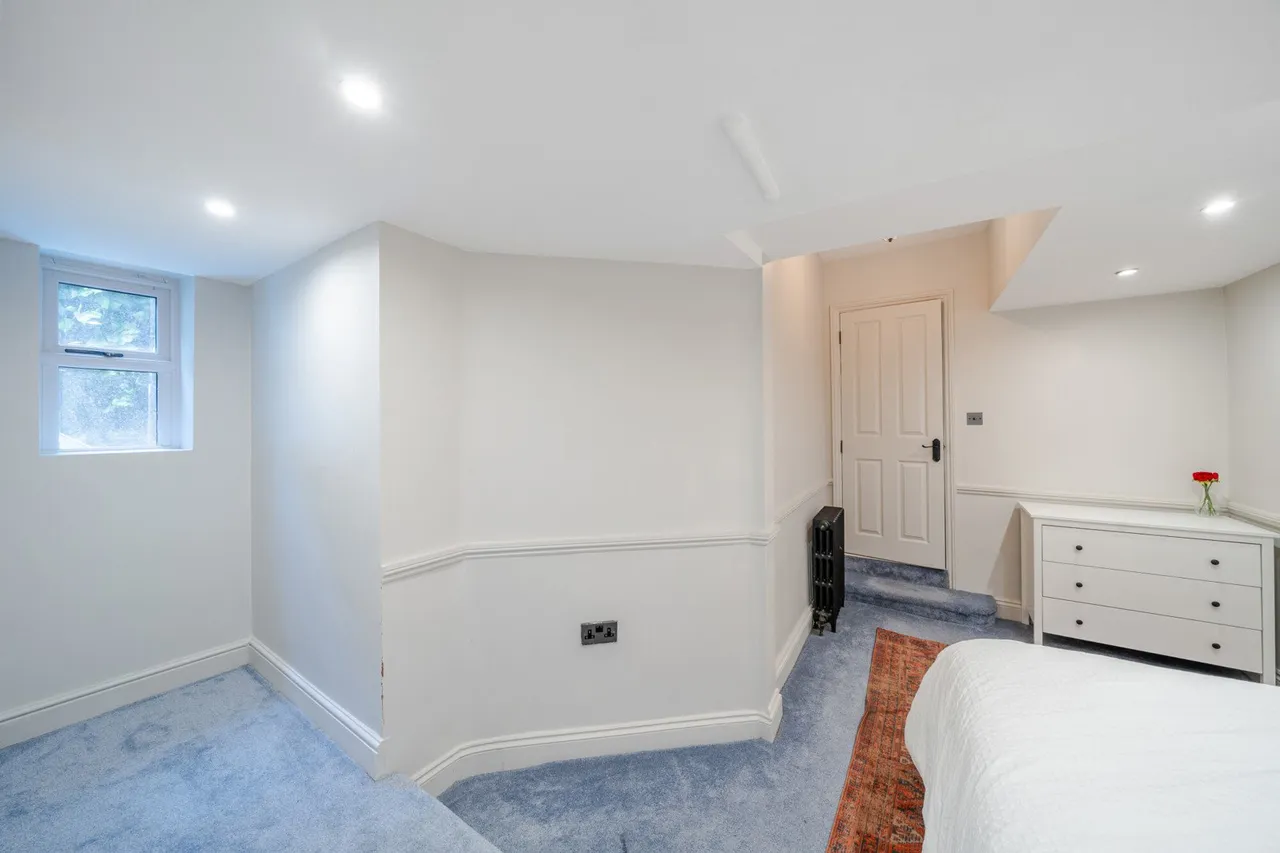 Knatchbull Road, SE5, photo 17