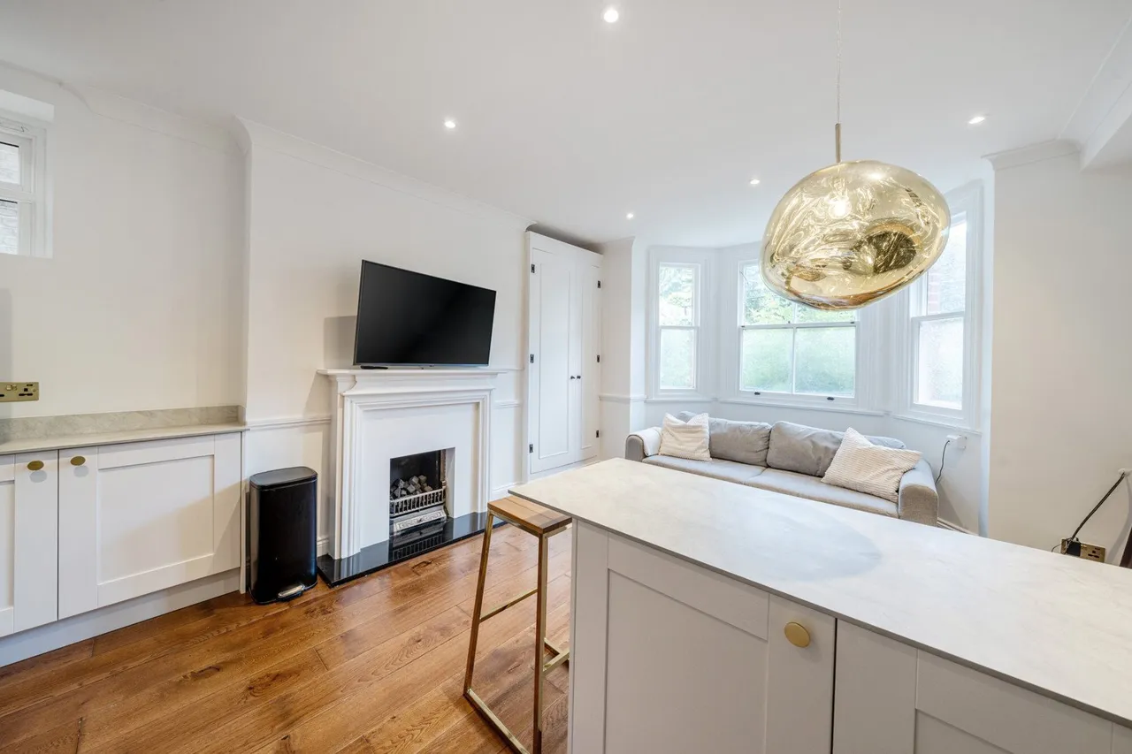 Knatchbull Road, SE5, photo 13