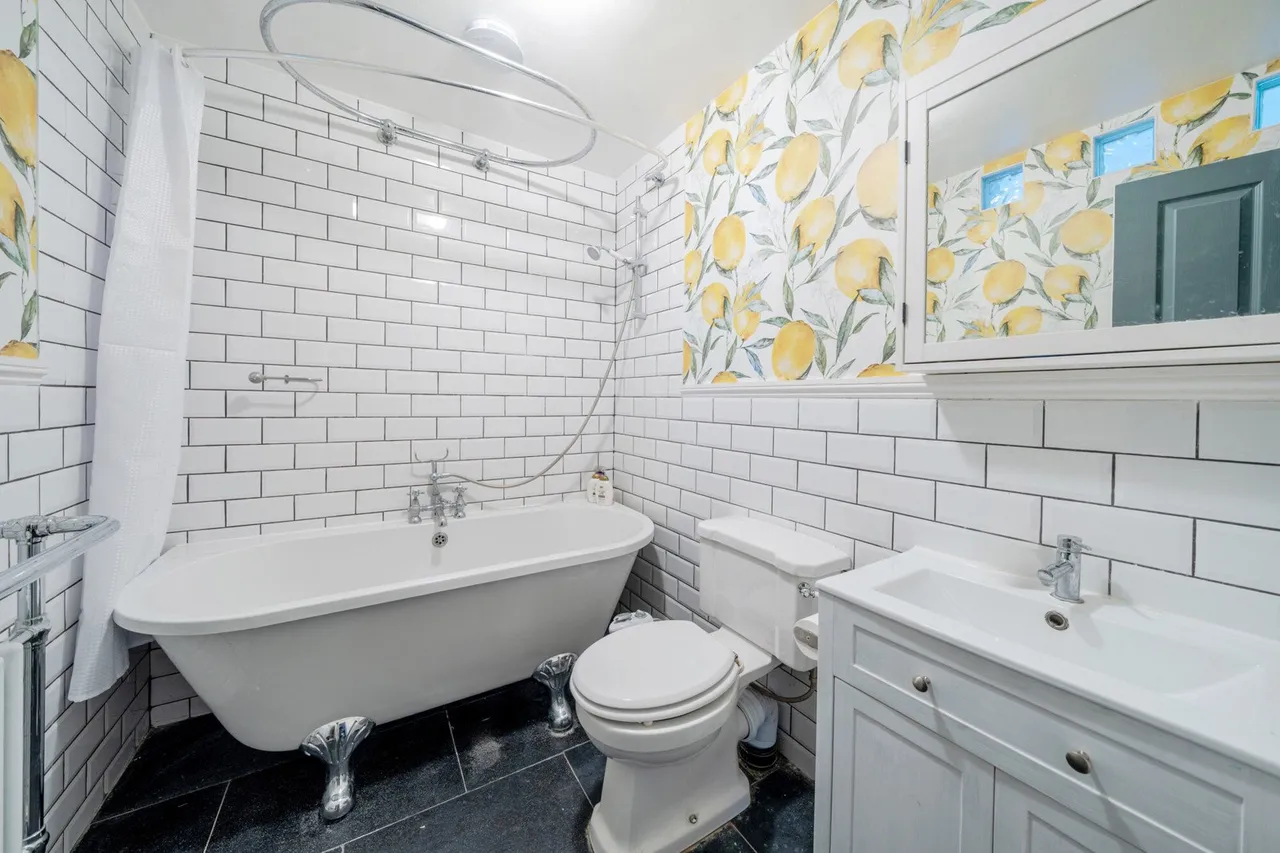 Knatchbull Road, SE5, photo 5