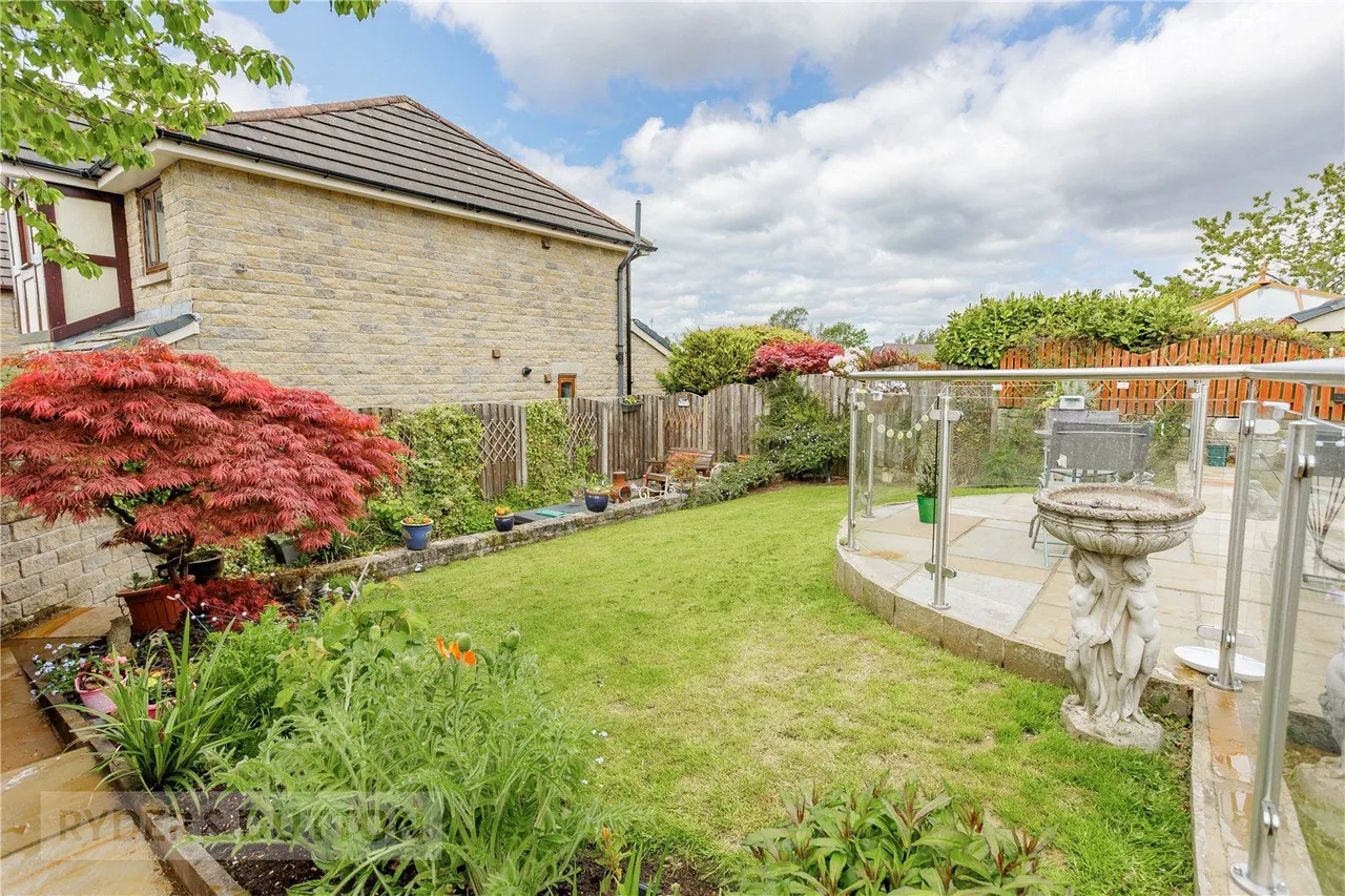 Old Kiln Lane, Grotton, OL4, photo 28