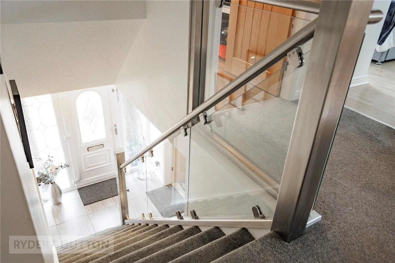 Old Kiln Lane, Grotton, OL4, photo 13