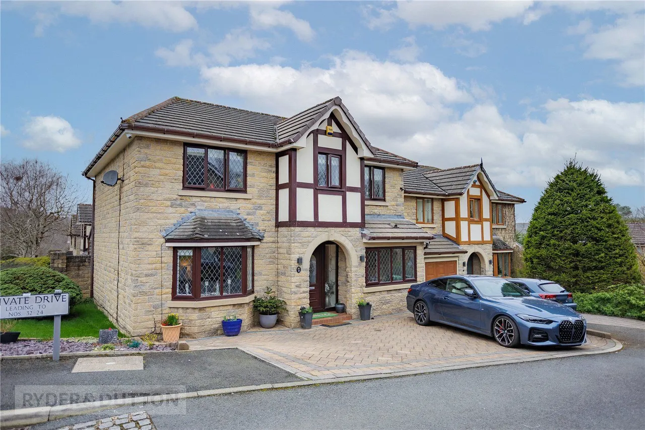 Old Kiln Lane, Grotton, OL4, photo 3