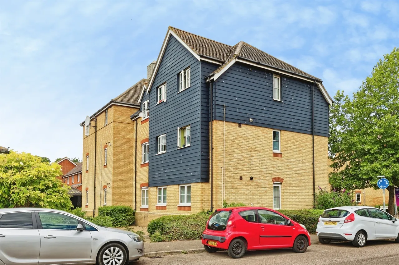 2 bed flat for sale — Blackthorn Road, Hersden, Canterbury