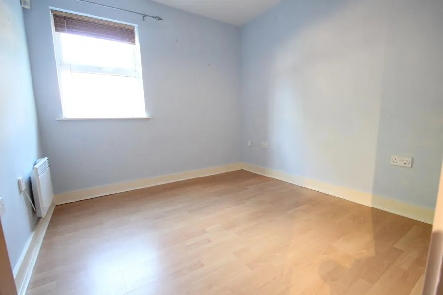 Pembroke Court, Woking, GU22, photo 6