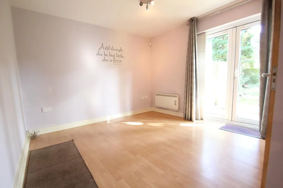 Pembroke Court, Woking, GU22, photo 5