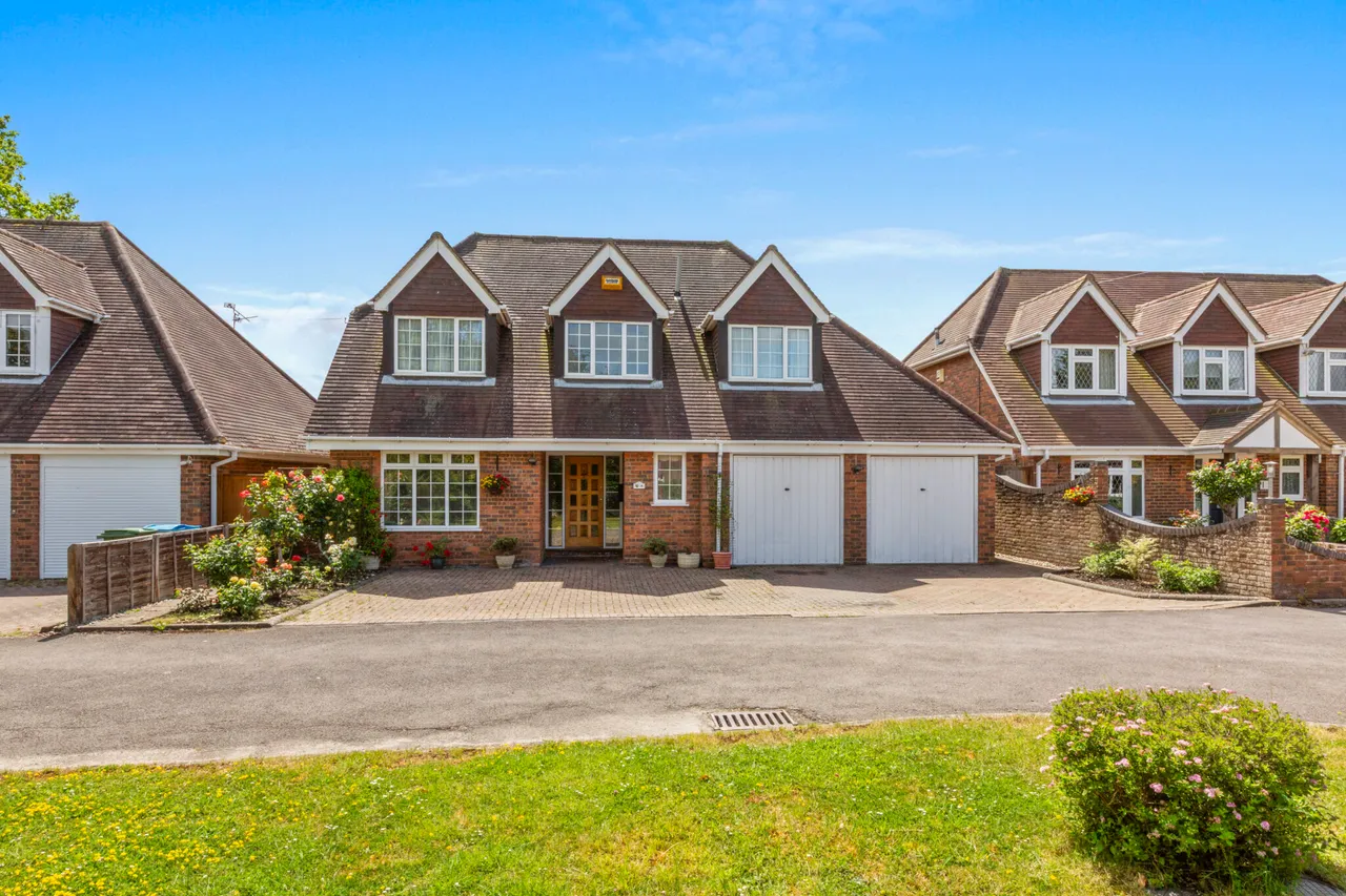 Lincoln Close, Stoke Mandeville, HP22, photo 15