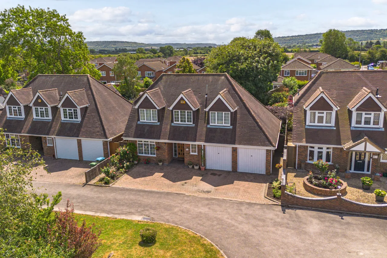 4 bed house for sale, Lincoln Close, Stoke Mandeville, HP22