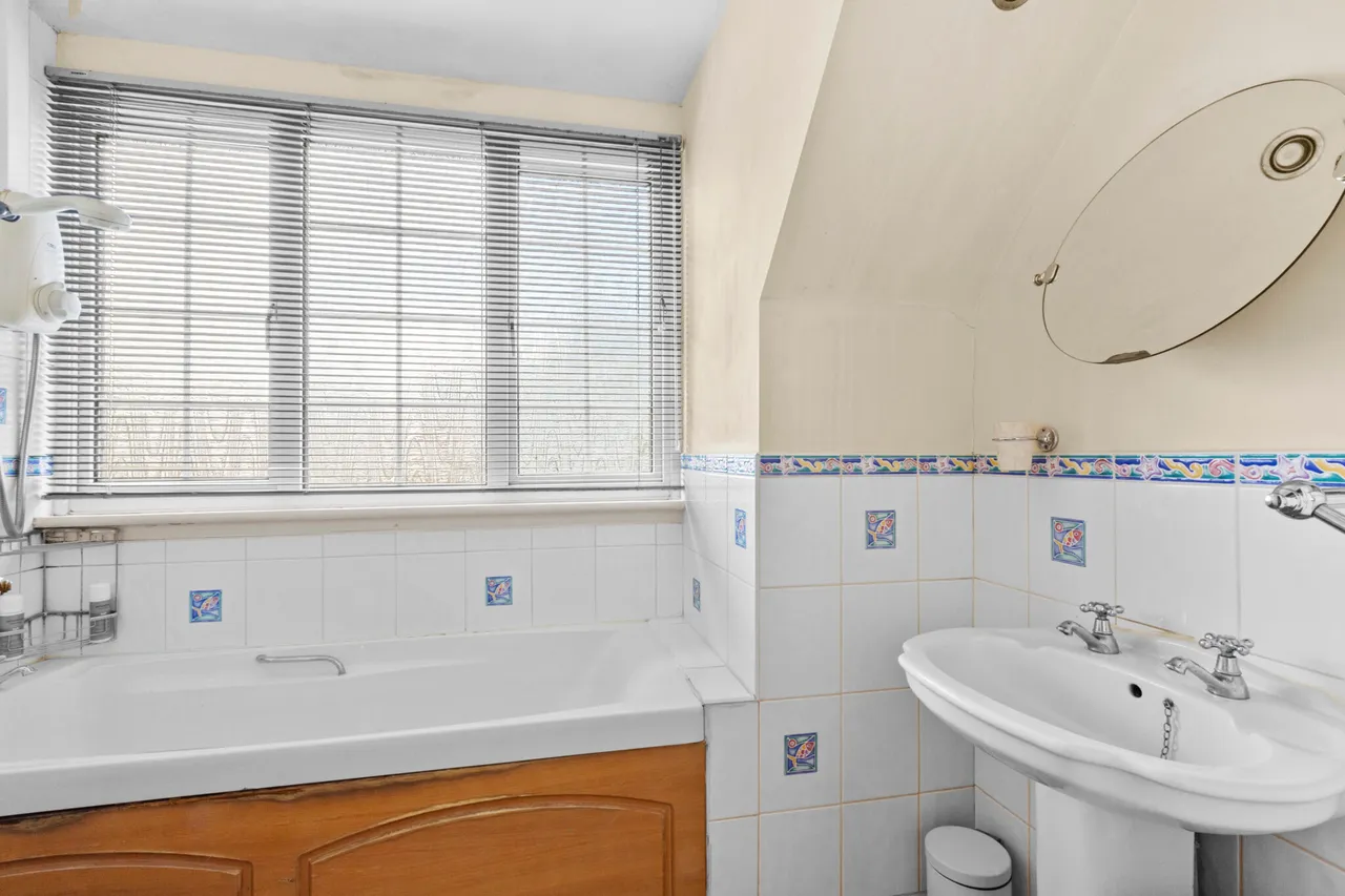 Lincoln Close, Stoke Mandeville, HP22, photo 10
