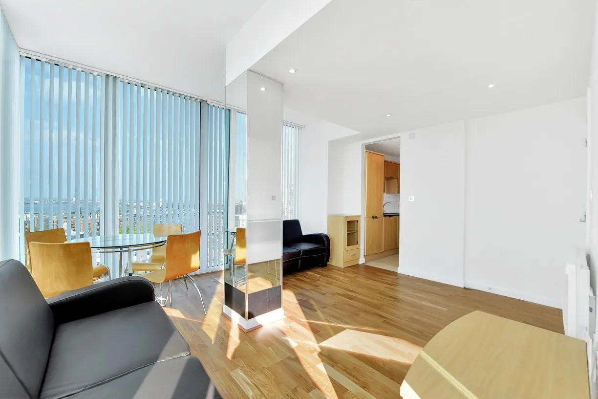 2 bed flat to rent, Greens End, London, SE18
