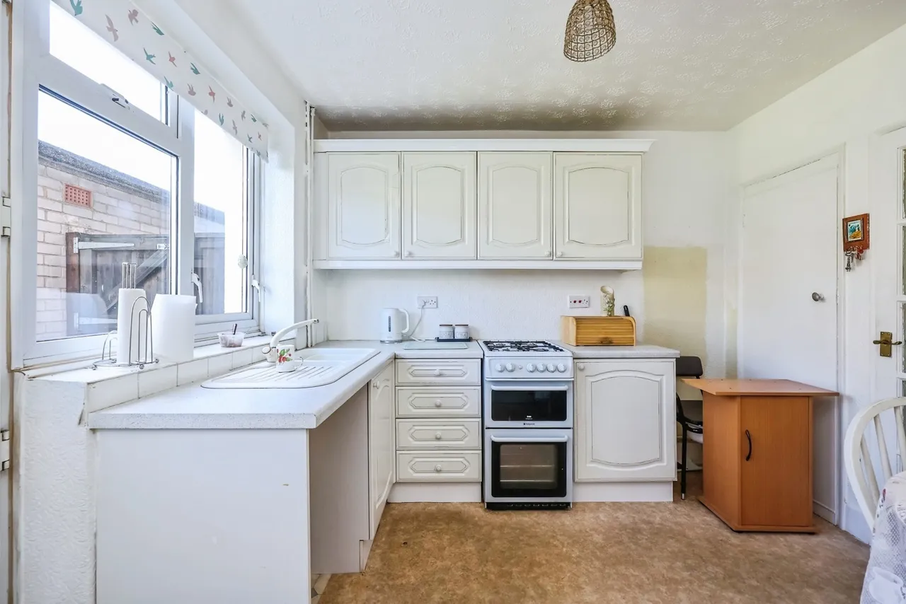 Highwray Grove, Clifton, Nottingham, NG11, photo 2