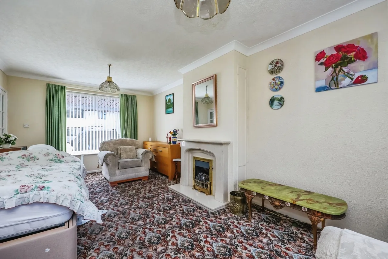 Highwray Grove, Clifton, Nottingham, NG11, photo 3