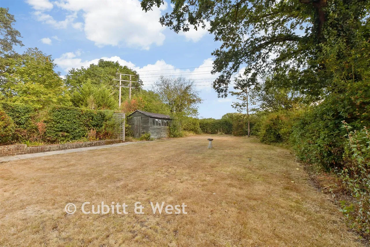 Herons Close, Kirdford, RH14, photo 12