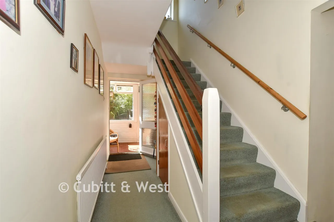 Herons Close, Kirdford, RH14, photo 2