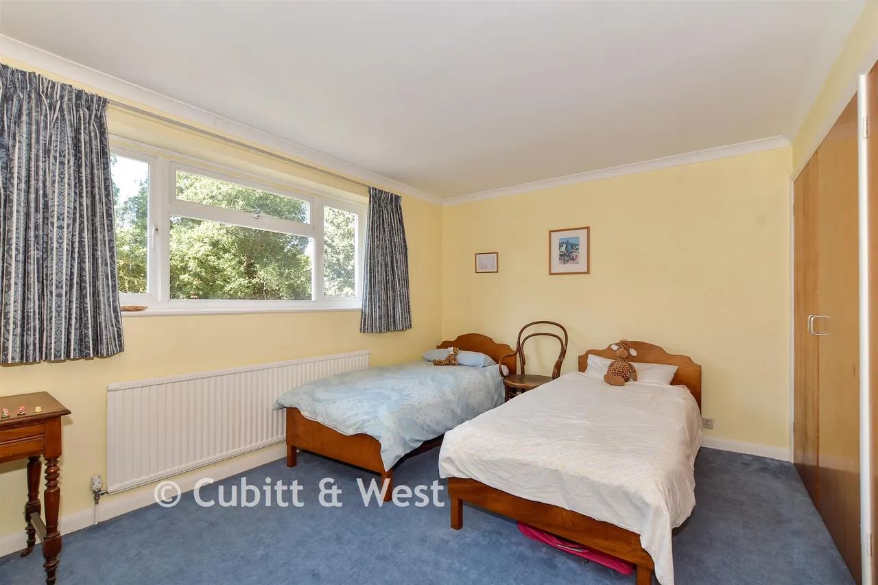 Herons Close, Kirdford, RH14, photo 7