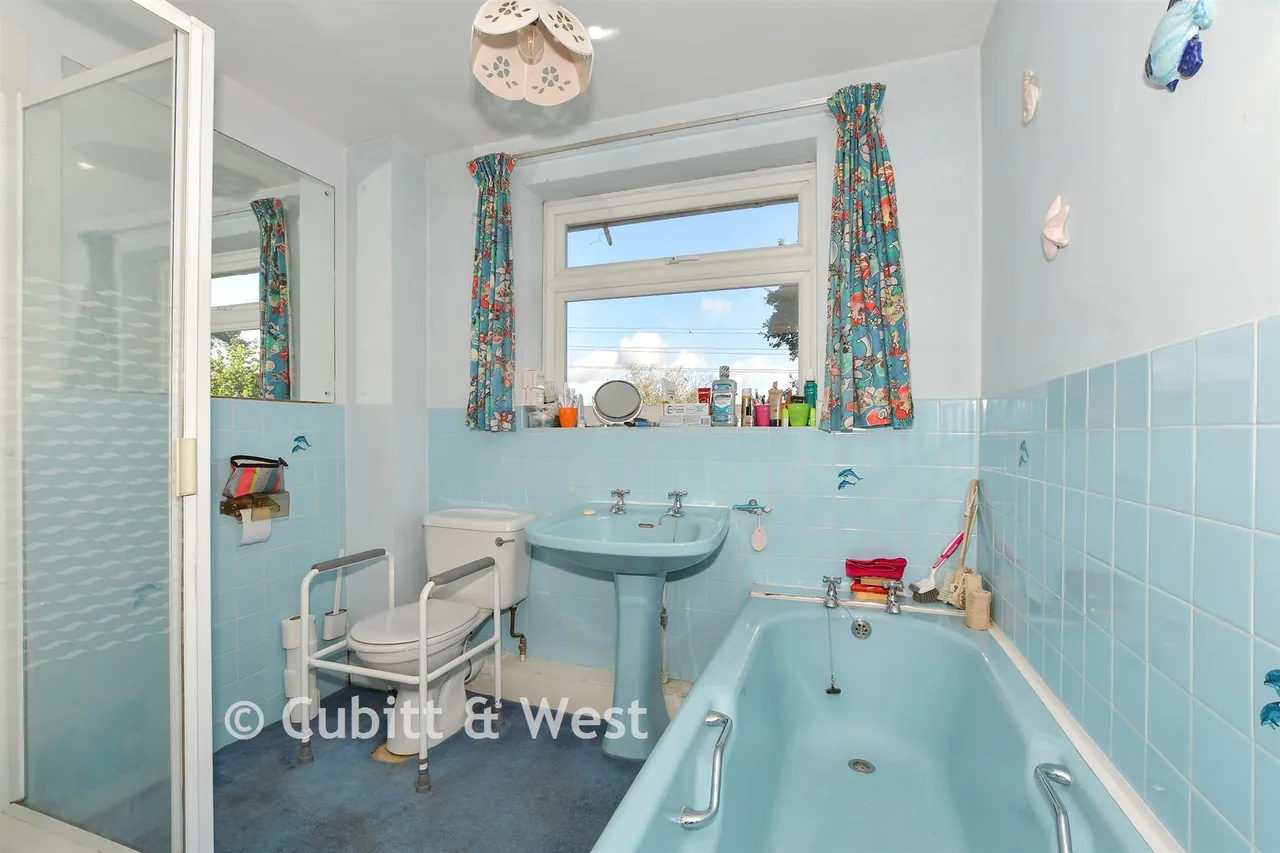 Herons Close, Kirdford, RH14, photo 10