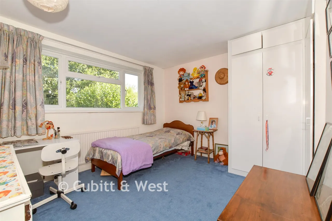 Herons Close, Kirdford, RH14, photo 9
