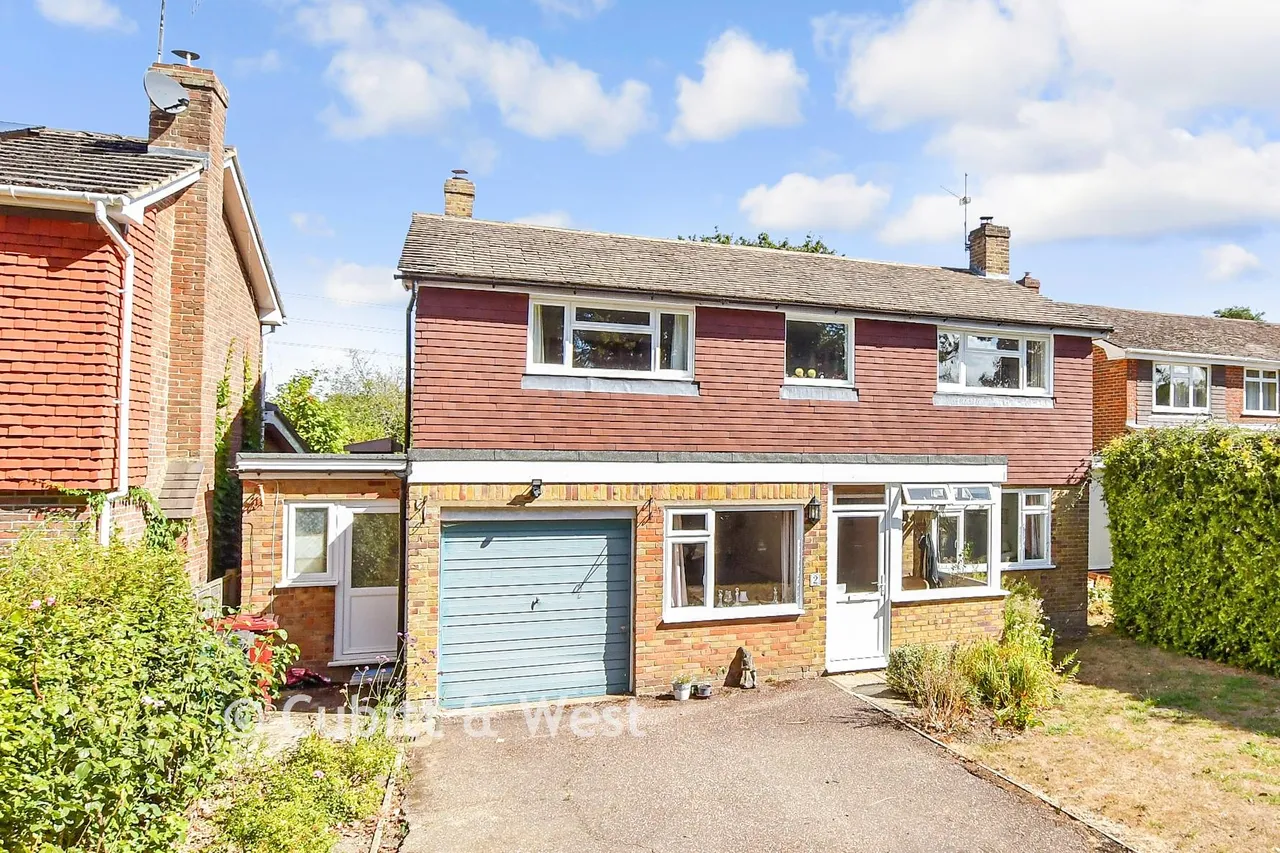 4 bed house for sale, Herons Close, Kirdford, RH14