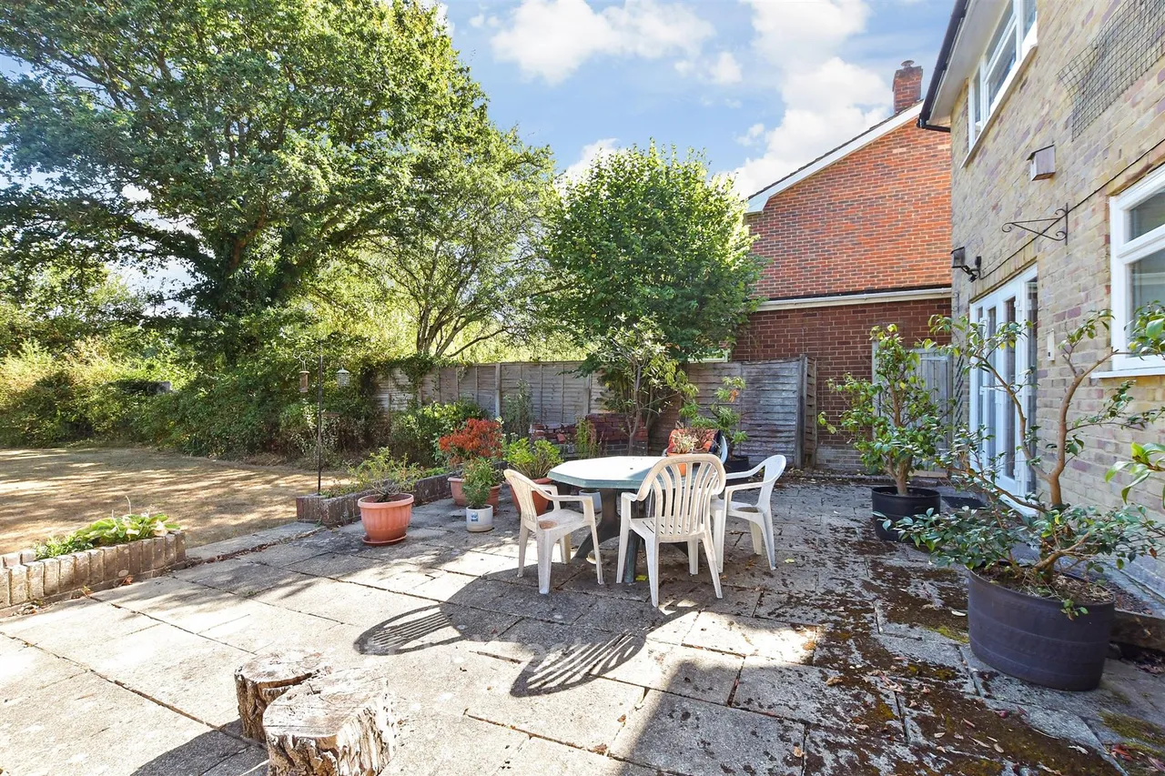 Herons Close, Kirdford, RH14, photo 11