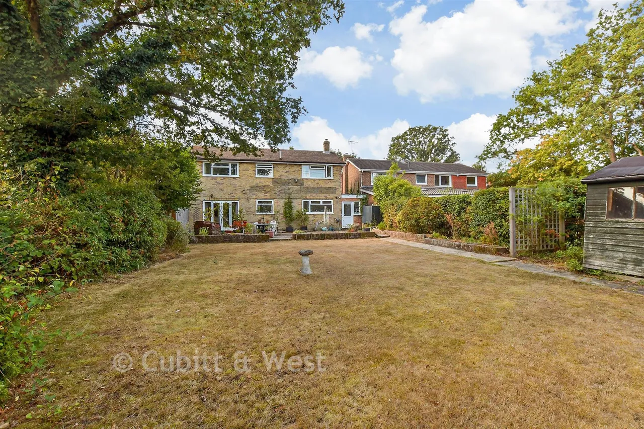 Herons Close, Kirdford, RH14, photo 13