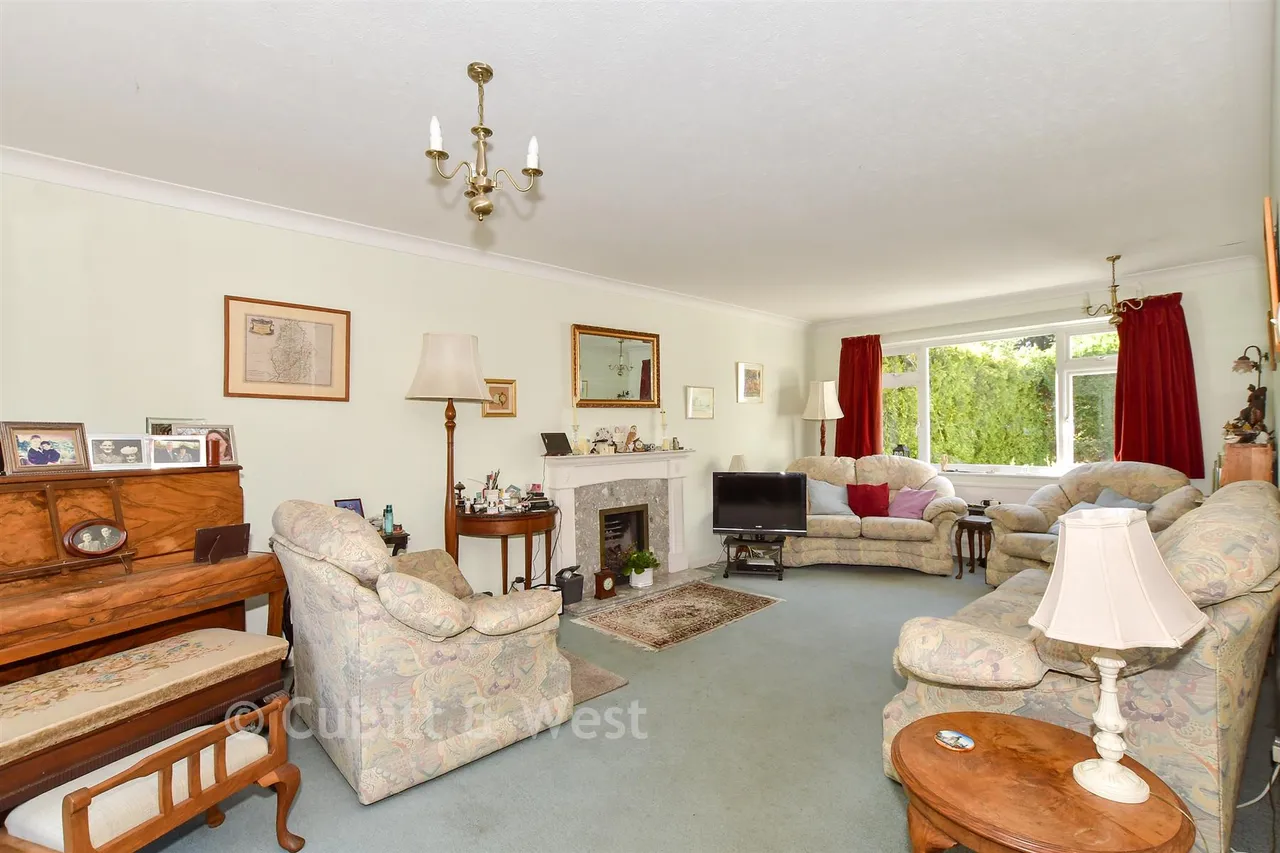 Herons Close, Kirdford, RH14, photo 6