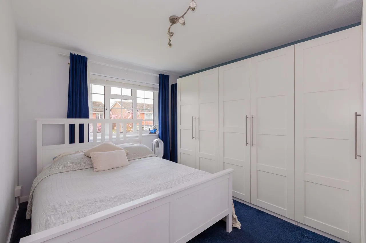Dorchester Close, Cranbrook Drive, Maidenhead, Berkshire, photo 10
